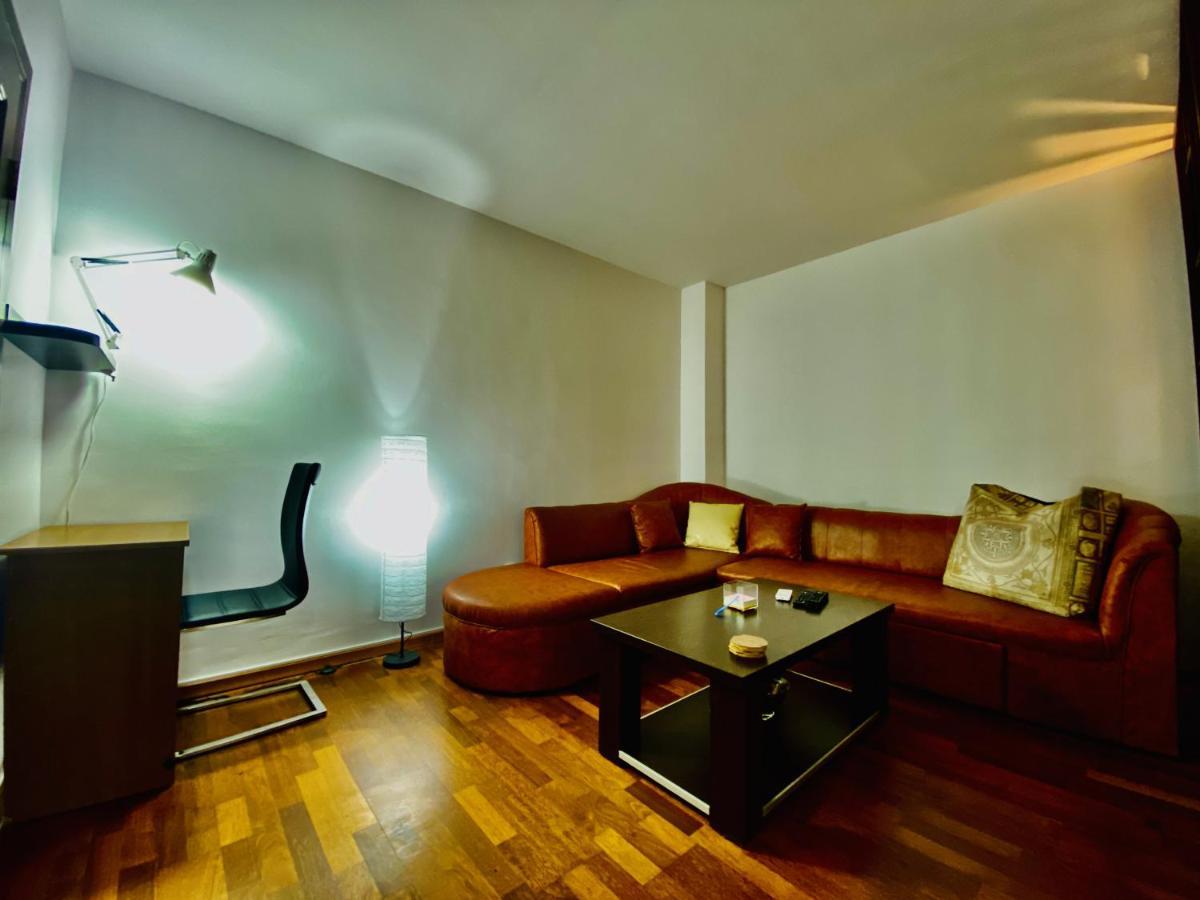 Central & Comfortable Studio Targoviste Eksteriør bilde